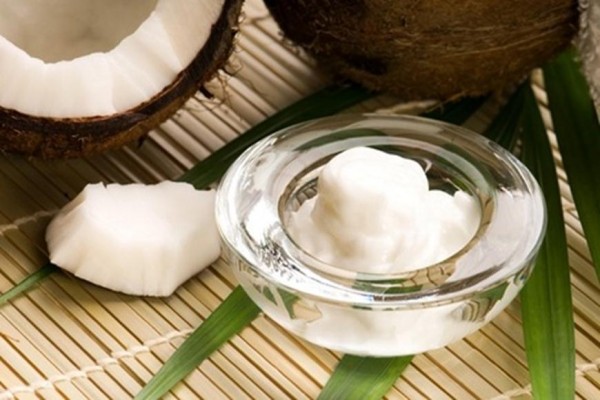 Cách làm sữa tắm bằng dầu dừa dưỡng ẩm da khô