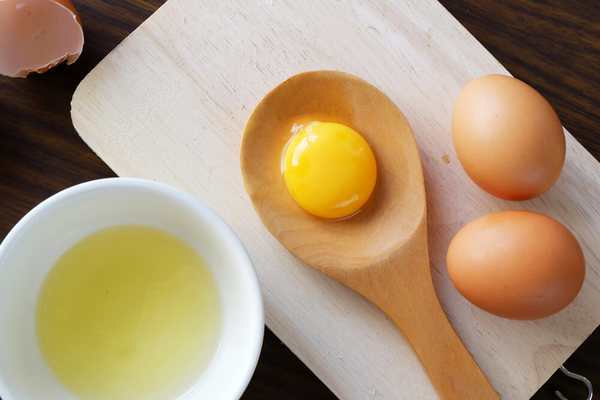 Cách làm kem mặt nạ lột nhẹ trứng gà sữa