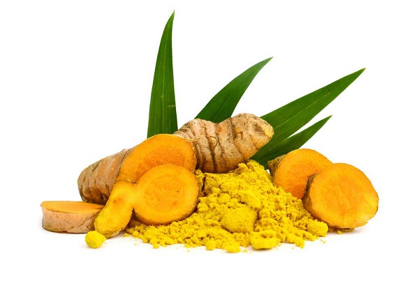 3 công thức làm sữa rửa mặt nghệ trị mụn hiệu quả
