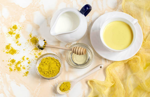 3 công thức làm sữa rửa mặt nghệ trị mụn hiệu quả