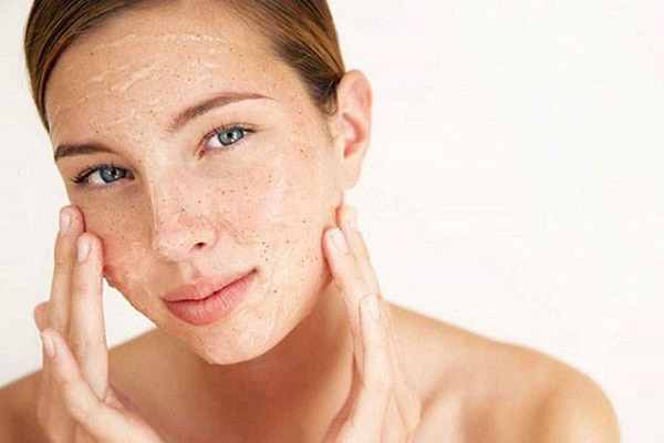 Cách sử dụng sữa rửa mặt tẩy tế bào chết