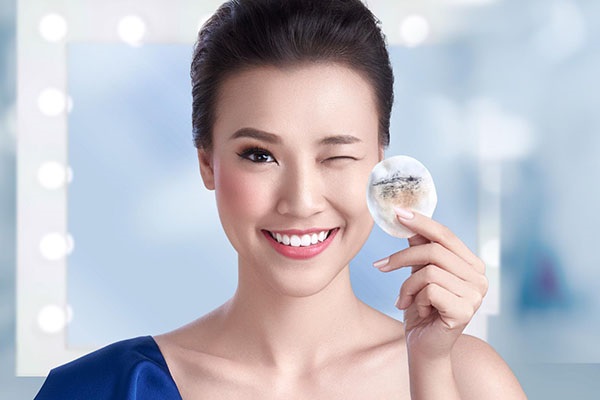 Công dụng của sữa rửa mặt kiêm tẩy trang