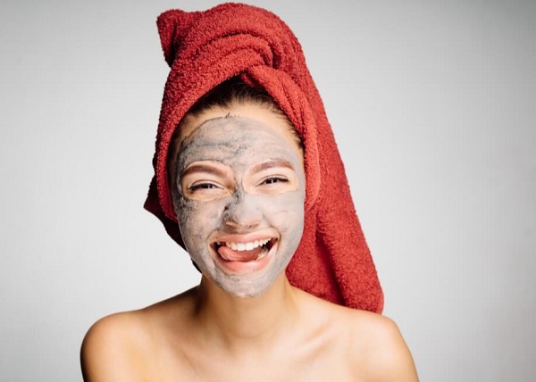 Công dụng của sữa rửa mặt thải độc