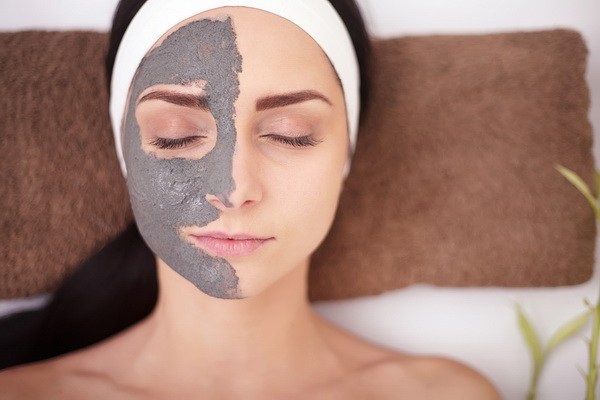 Tuyệt chiêu tự làm sữa rửa mặt than hoạt tính tại nhà