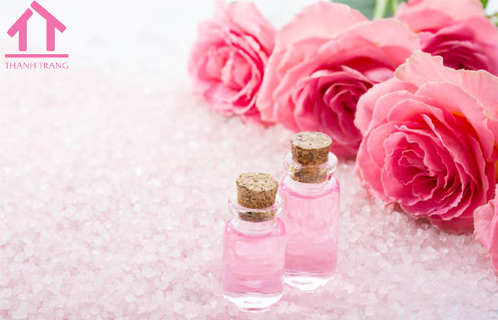 Nước hoa hồng là gì? Tại sao lại cần thiết trong chu trình chăm sóc da